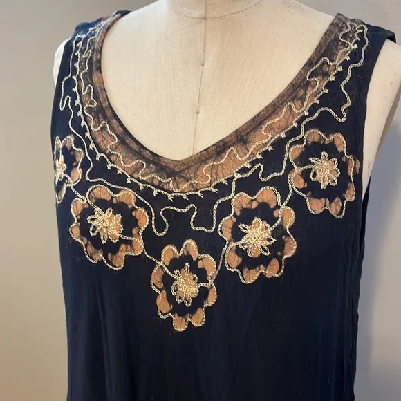 Creations sheer cover up embroidered dress - Picture 2 of 7